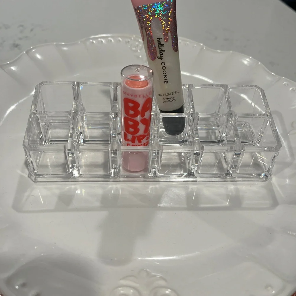 Clear Lip Organizer! - Picture 9 of 9